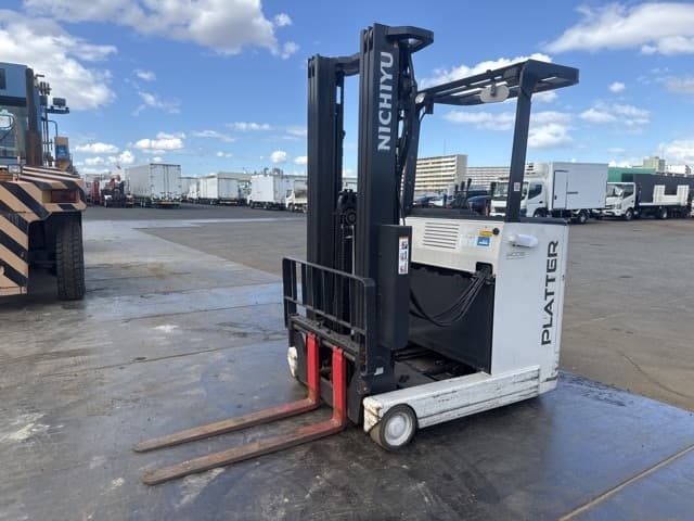 Reach Forklift — Auction (lot 8456-12027)