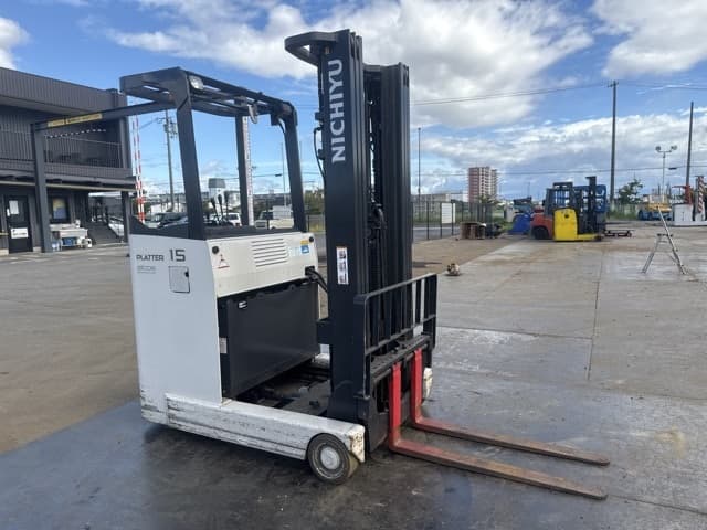 Reach Forklift — Auction (lot 8456-12027)