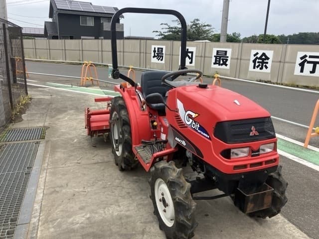 Tractor — Auction (lot 8456-1203)
