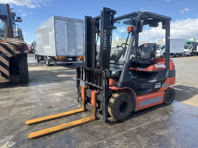 Battery Forklift — Auction (lot 8456-12030)