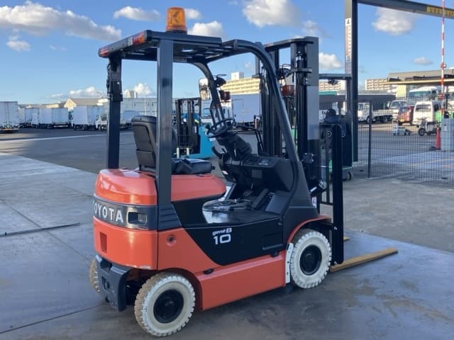 Battery Forklift — Auction (lot 8456-12031)