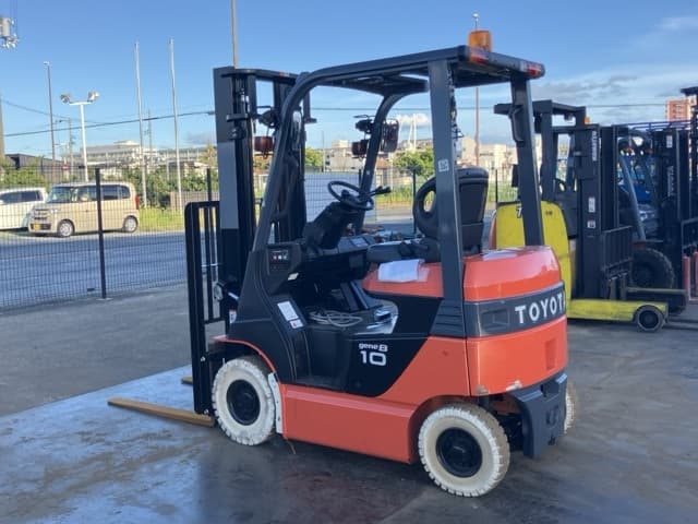 Battery Forklift — Auction (lot 8456-12031)