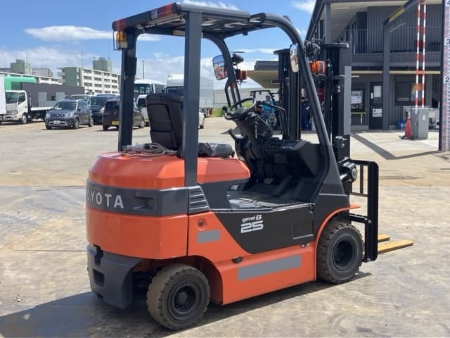 Battery Forklift — Auction (lot 8456-12035)