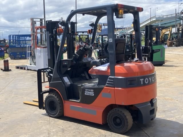 Battery Forklift — Auction (lot 8456-12035)
