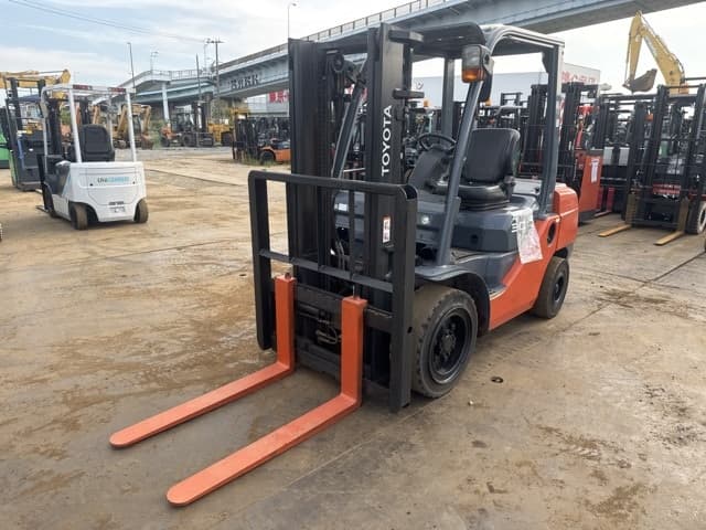 Forklift — Auction (lot 8456-12042)