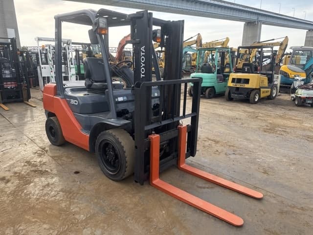 Forklift — Auction (lot 8456-12042)