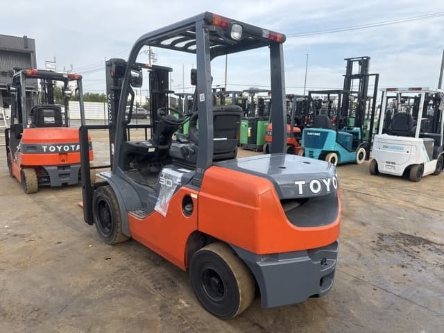 Forklift — Auction (lot 8456-12042)