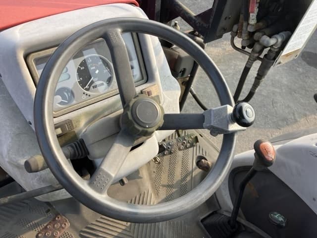 Tractor — Auction (lot 8456-1213)
