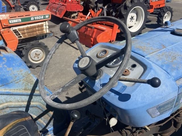 Tractor — Auction (lot 8456-1215)