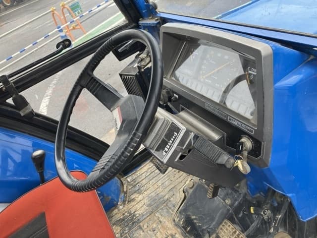 Tractor — Auction (lot 8456-1216)