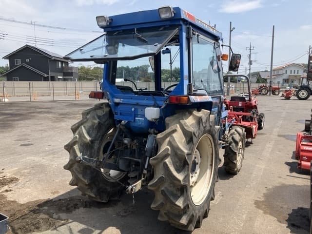 Tractor — Auction (lot 8456-1221)