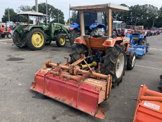 Tractor — Auction (lot 8456-1223)