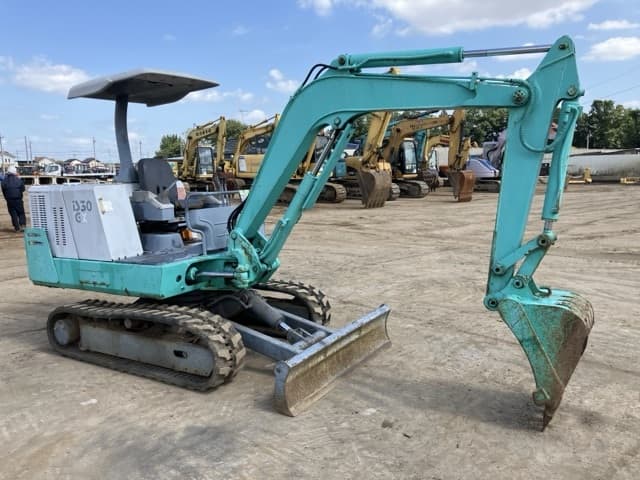 MINI EXCAVATOR — Auction (lot 8456-123)