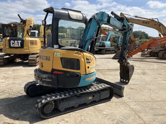 MINI EXCAVATOR — Auction (lot 8456-124)