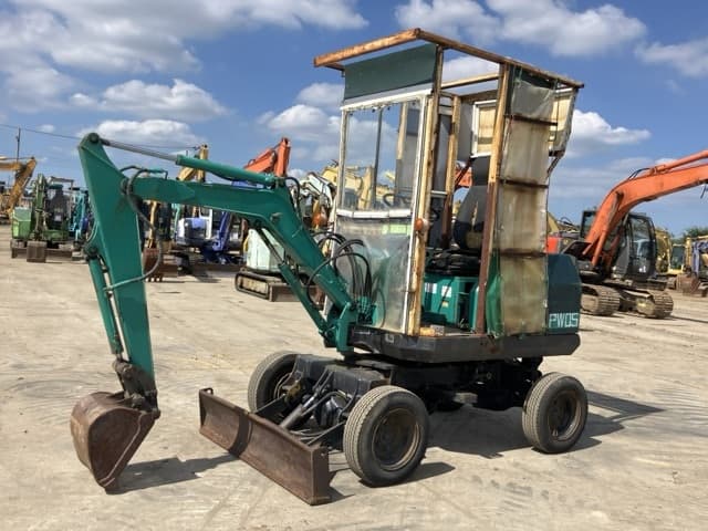 MINI EXCAVATOR — Auction (lot 8456-127)