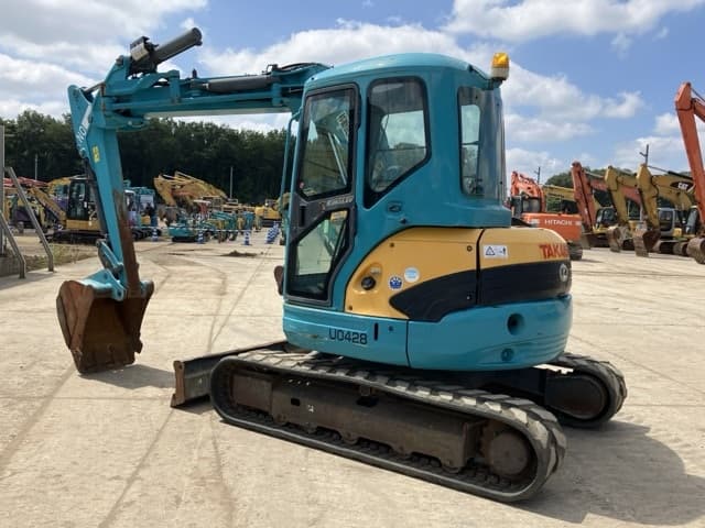 MINI EXCAVATOR — Auction (lot 8456-13)