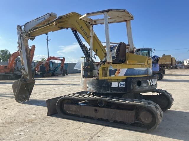 MINI EXCAVATOR — Auction (lot 8456-133)