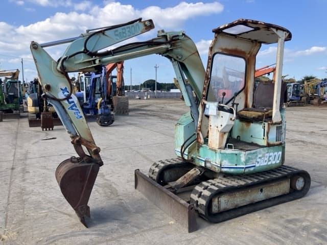 MINI EXCAVATOR — Auction (lot 8456-141)
