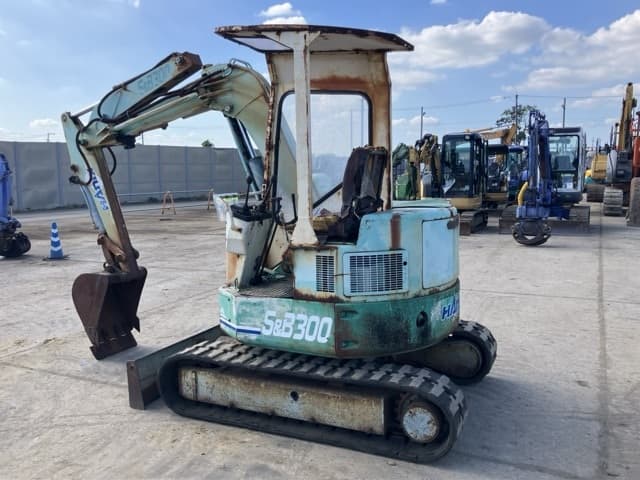 MINI EXCAVATOR — Auction (lot 8456-141)