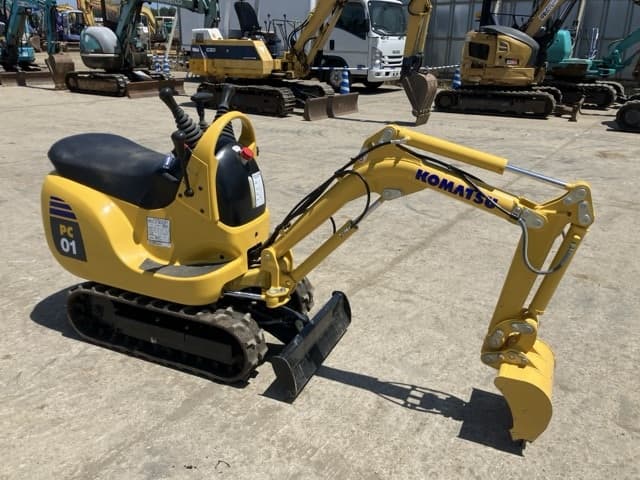MINI EXCAVATOR — Auction (lot 8456-143)