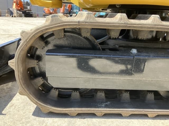 MINI EXCAVATOR — Auction (lot 8456-143)