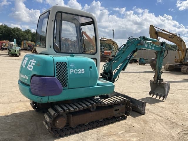 MINI EXCAVATOR — Auction (lot 8456-146)