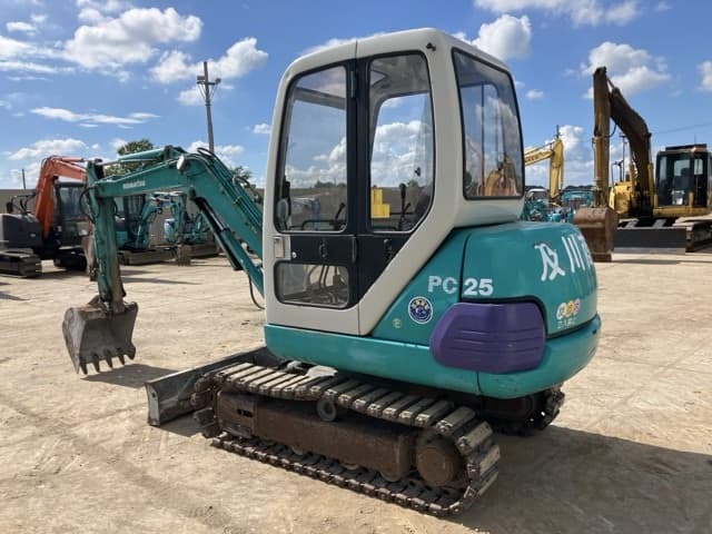 MINI EXCAVATOR — Auction (lot 8456-146)
