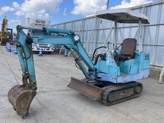 MINI EXCAVATOR — Auction (lot 8456-147)