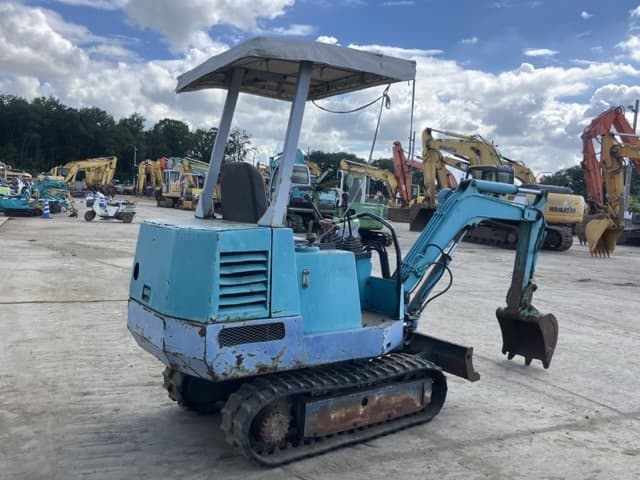 MINI EXCAVATOR — Auction (lot 8456-147)
