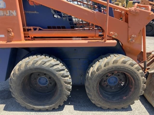SKID STEER LOADER — Auction (lot 8456-148)