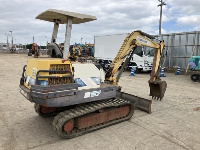 MINI EXCAVATOR — Auction (lot 8456-15)