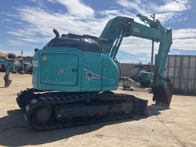 EXCAVATOR — Auction (lot 8456-153)