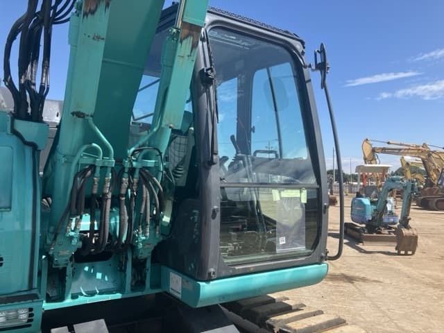 EXCAVATOR — Auction (lot 8456-153)