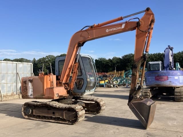 EXCAVATOR — Auction (lot 8456-157)