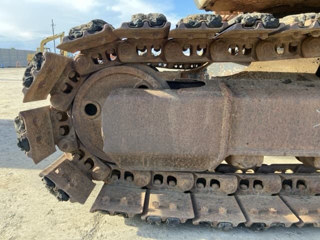 EXCAVATOR — Auction (lot 8456-157)