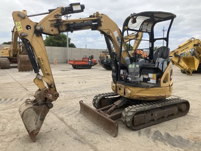 MINI EXCAVATOR — Auction (lot 8456-16)