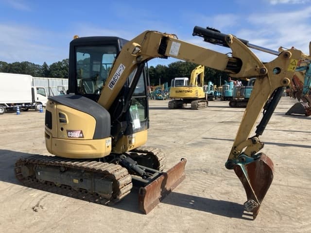 MINI EXCAVATOR — Auction (lot 8456-165)