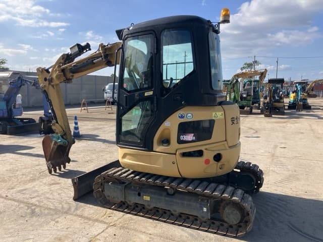 MINI EXCAVATOR — Auction (lot 8456-165)