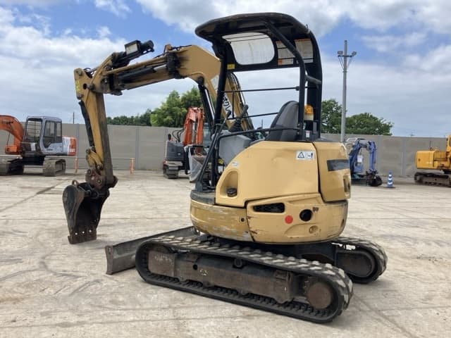 MINI EXCAVATOR — Auction (lot 8456-17)