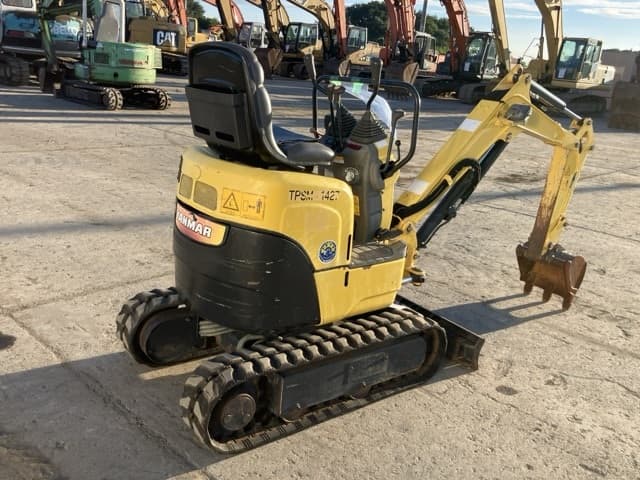 MINI EXCAVATOR — Auction (lot 8456-173)
