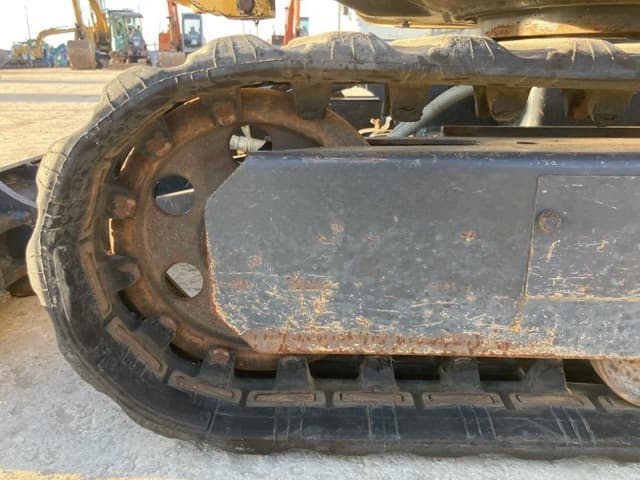 MINI EXCAVATOR — Auction (lot 8456-173)