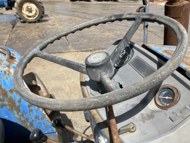 Tractor — Auction (lot 8456-1808)