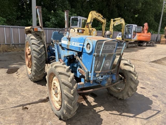 Tractor — Auction (lot 8456-1811)