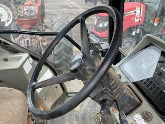 Tractor — Auction (lot 8456-1820)