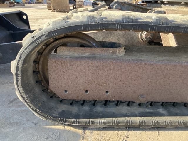 MINI EXCAVATOR — Auction (lot 8456-193)