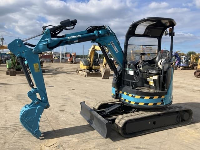 MINI EXCAVATOR — Auction (lot 8456-194)