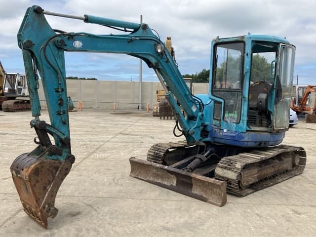 MINI EXCAVATOR — Auction (lot 8456-200)