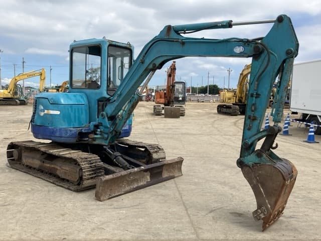MINI EXCAVATOR — Auction (lot 8456-200)