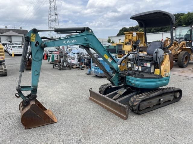 MINI EXCAVATOR — Auction (lot 8456-20002)