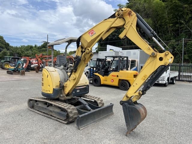 MINI EXCAVATOR — Auction (lot 8456-20005)